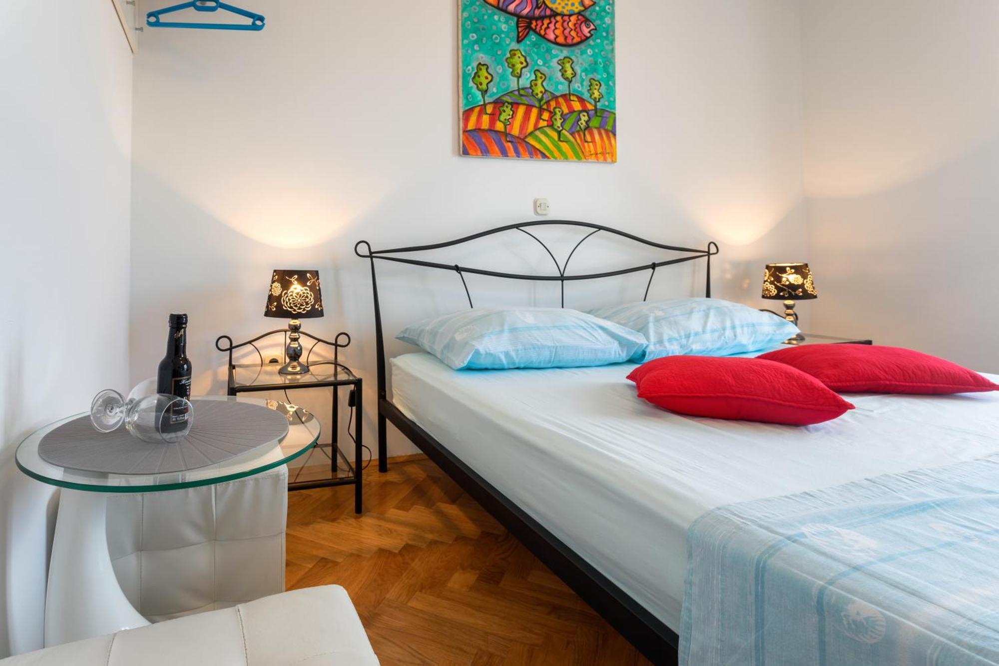 Apartmani Jakic 2 ฮวาร์ ภายนอก รูปภาพ