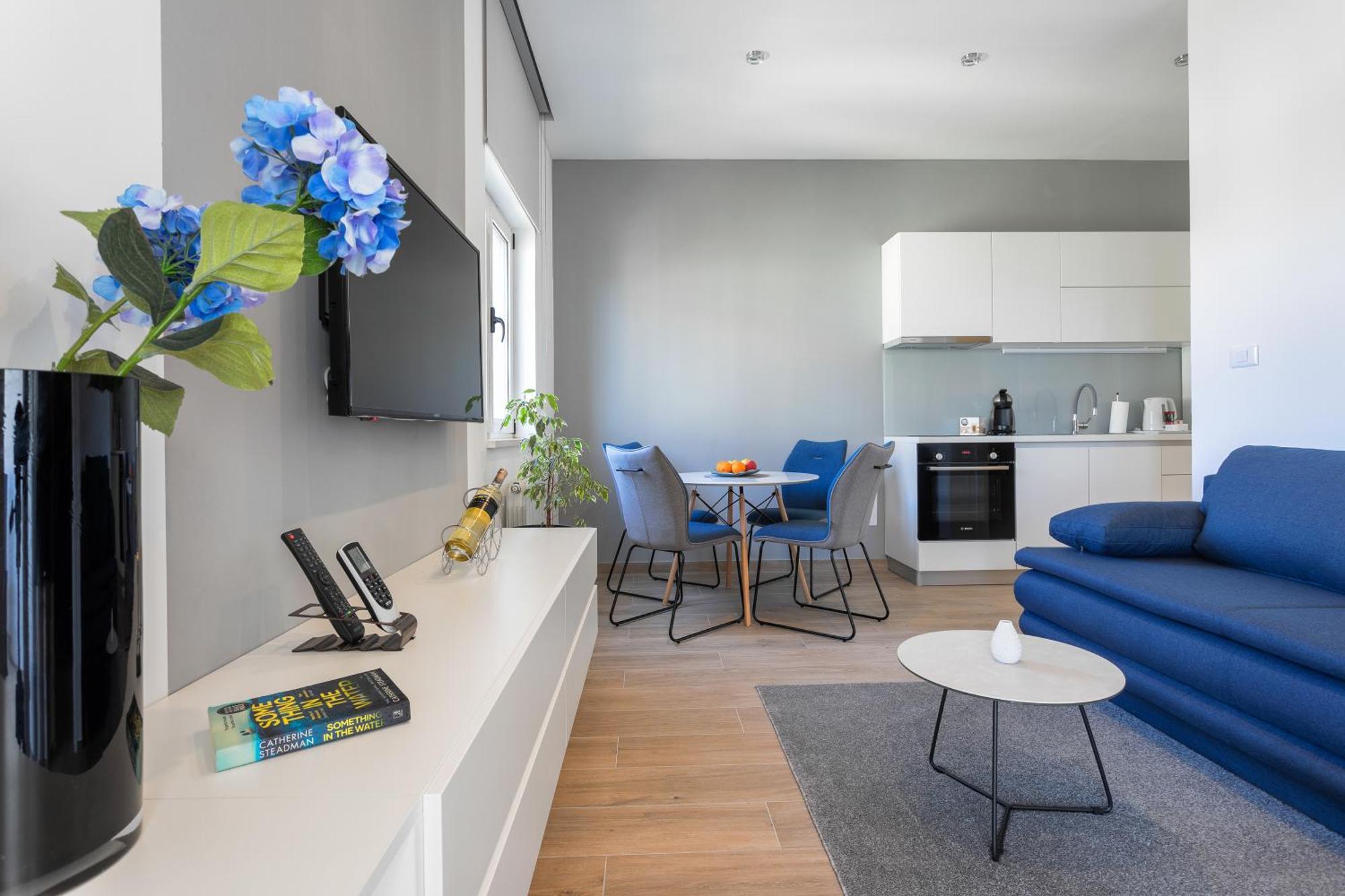 Apartmani Jakic 2 ฮวาร์ ภายนอก รูปภาพ